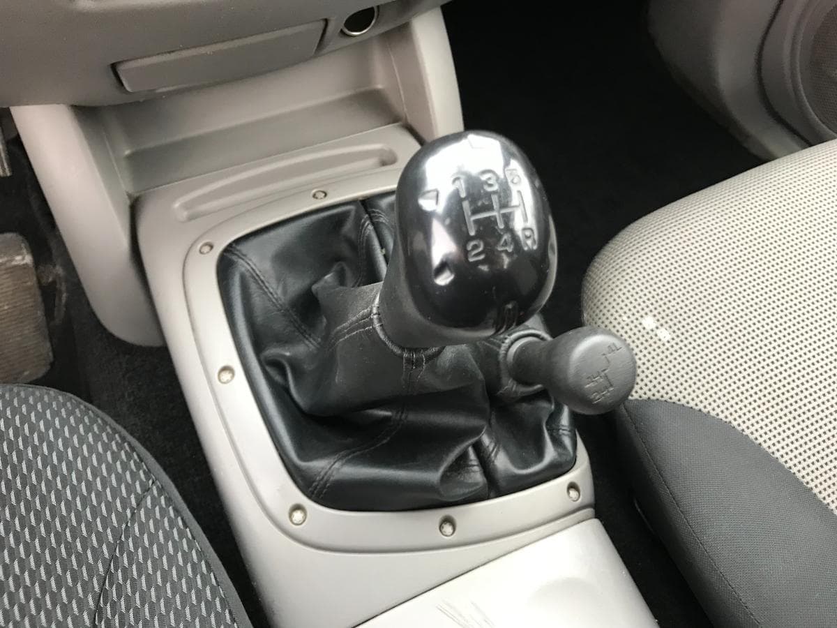Mitsubishi L200 · Ano 2015 — imagen 14