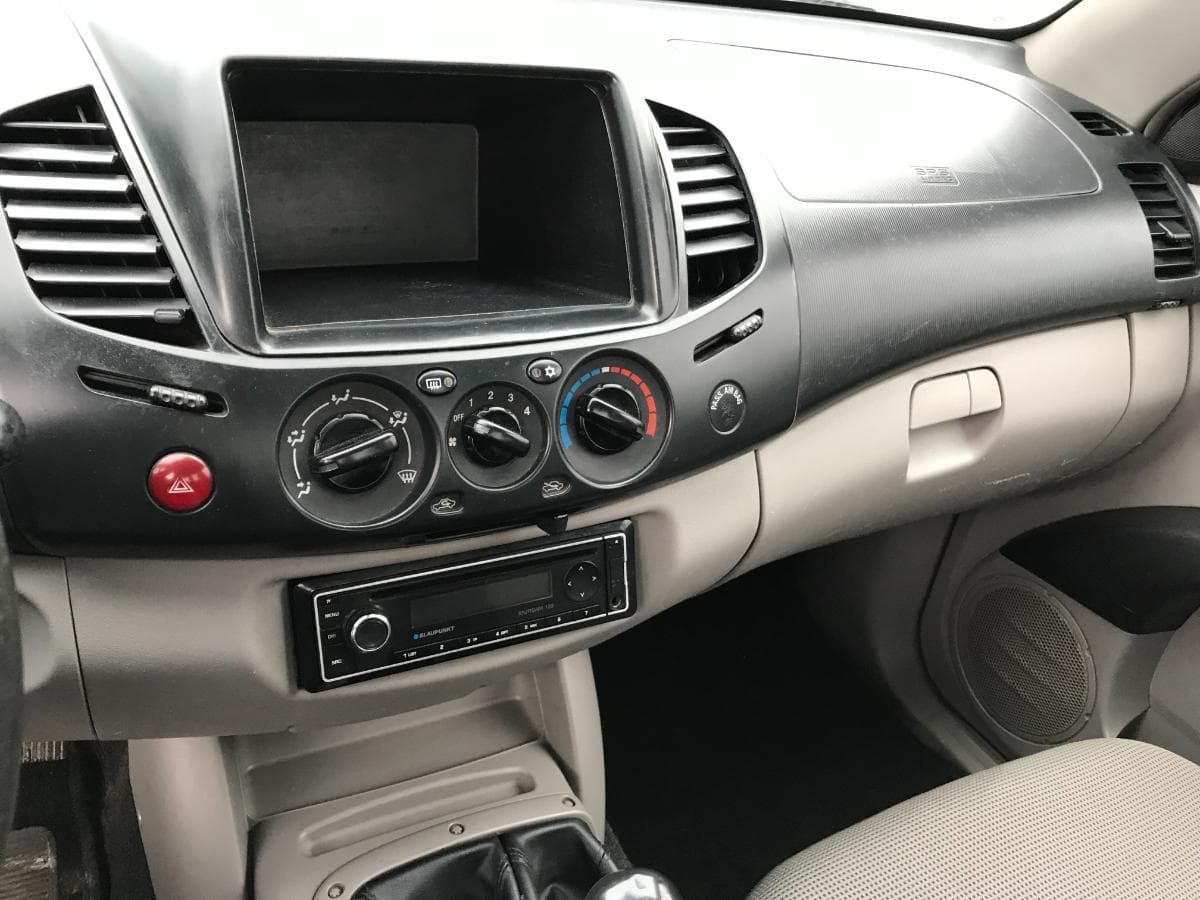 Mitsubishi L200 · Ano 2015 — imagen 9