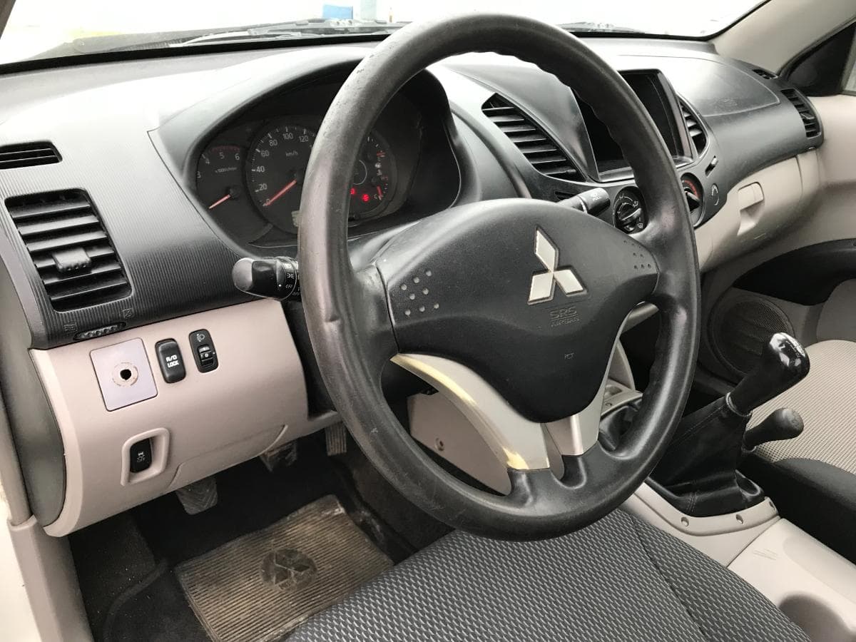 Mitsubishi L200 · Ano 2015 — imagen 8