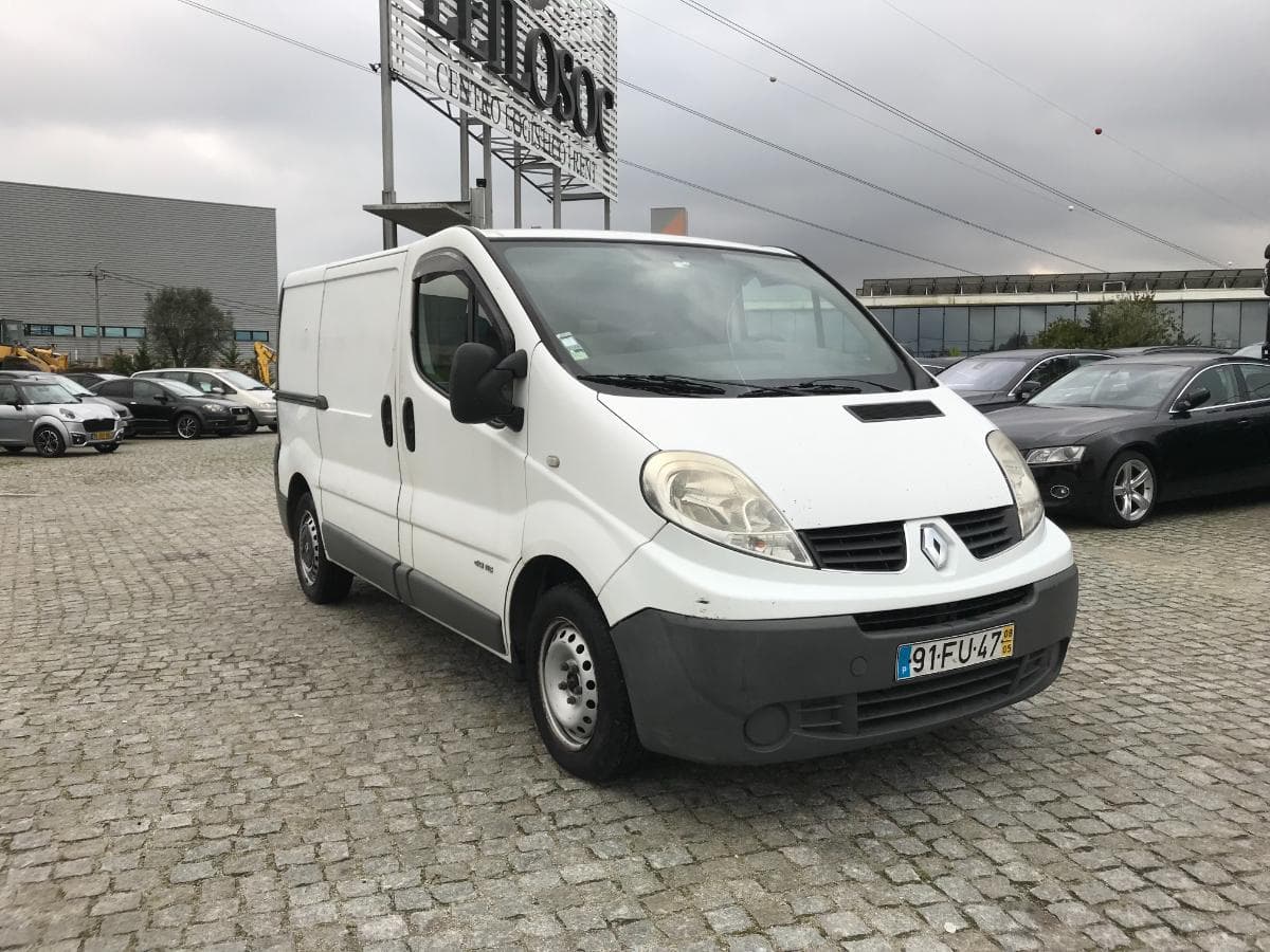 Renault Trafic 115 DCI · Ano 2008 — imagem 1