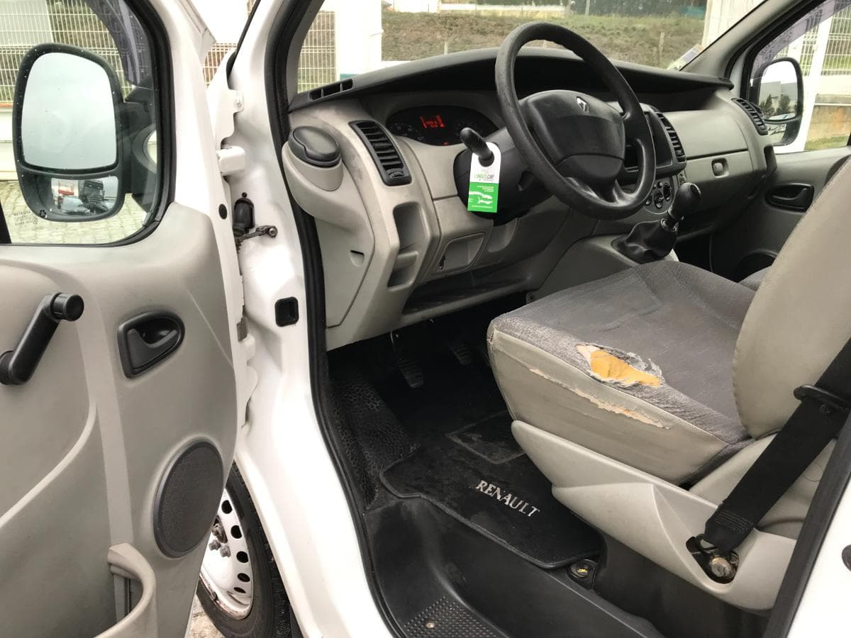 Renault Trafic 115 DCI · Ano 2008 — imagem 23