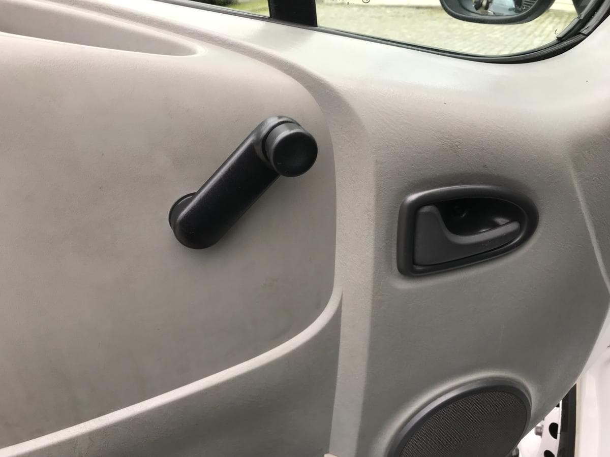 Renault Trafic 115 DCI · Ano 2008 — imagem 25