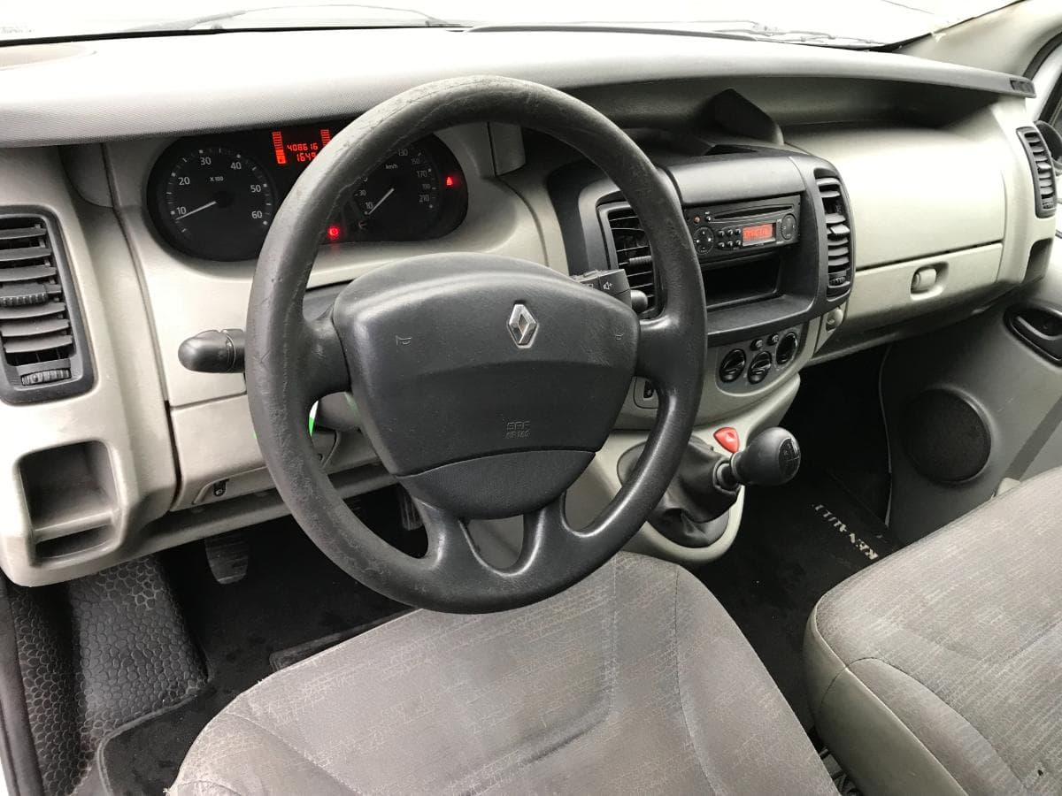 Renault Trafic 115 DCI · Ano 2008 — imagem 29