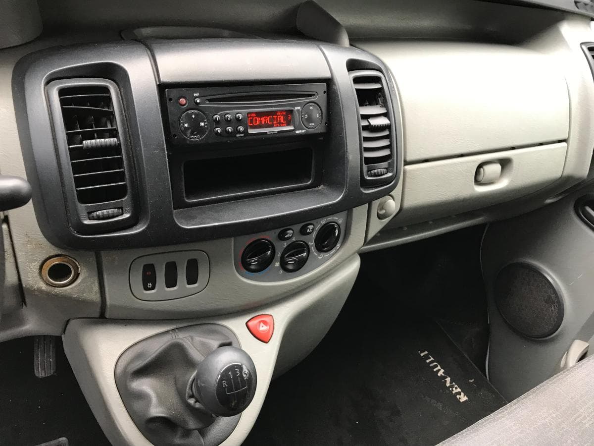 Renault Trafic 115 DCI · Ano 2008 — imagem 32