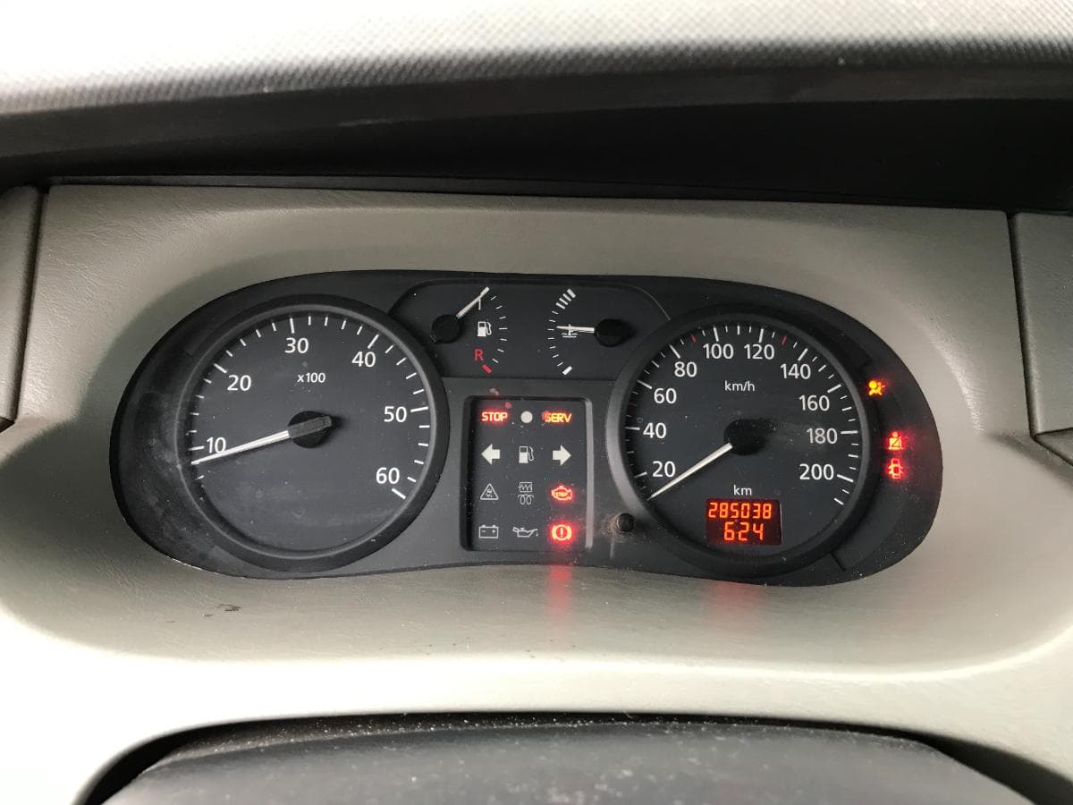 Renault Trafic 1.9DCI · Ano 2003 — image 9
