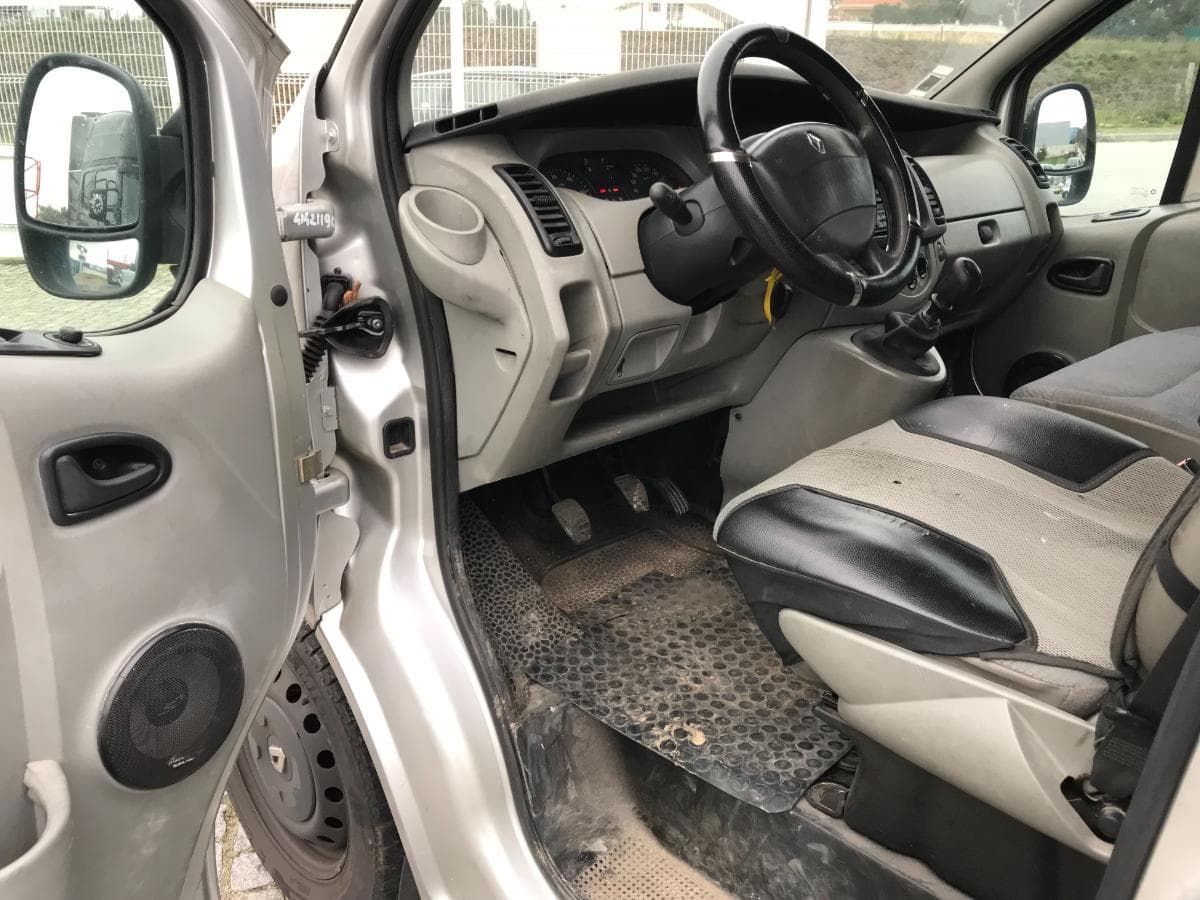 Renault Trafic 1.9DCI · Ano 2003 — image 7