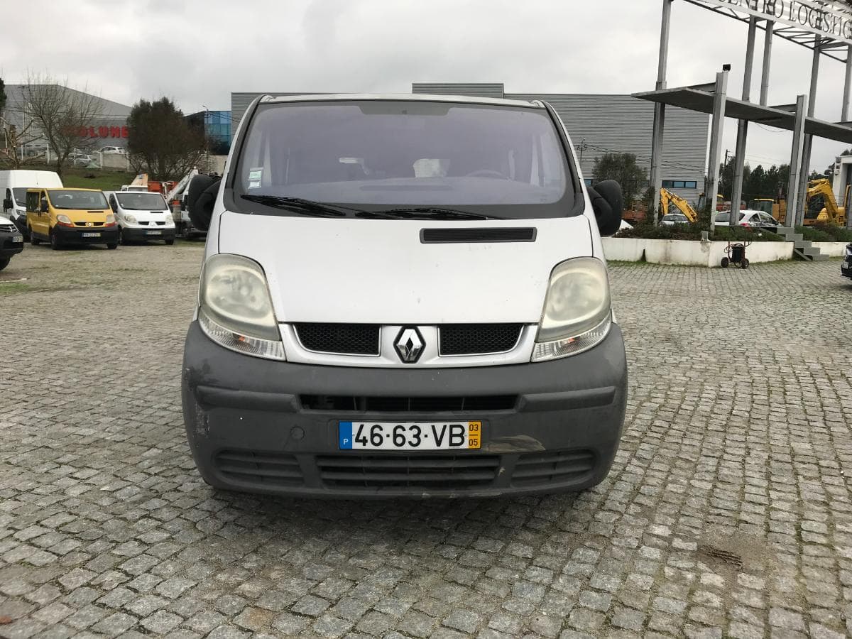 Renault Trafic 1.9DCI · Ano 2003 — image 3