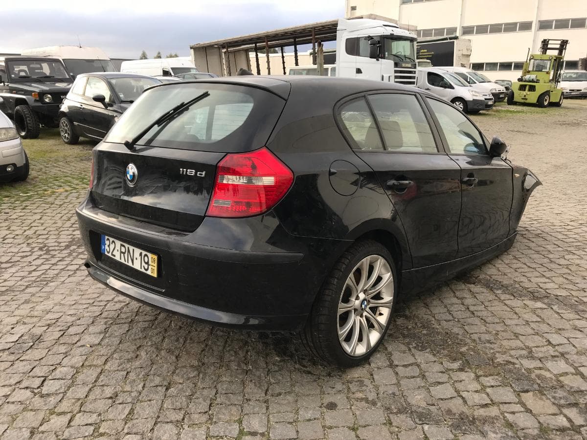 BMW 118D · Ano 2008 — imagen 17