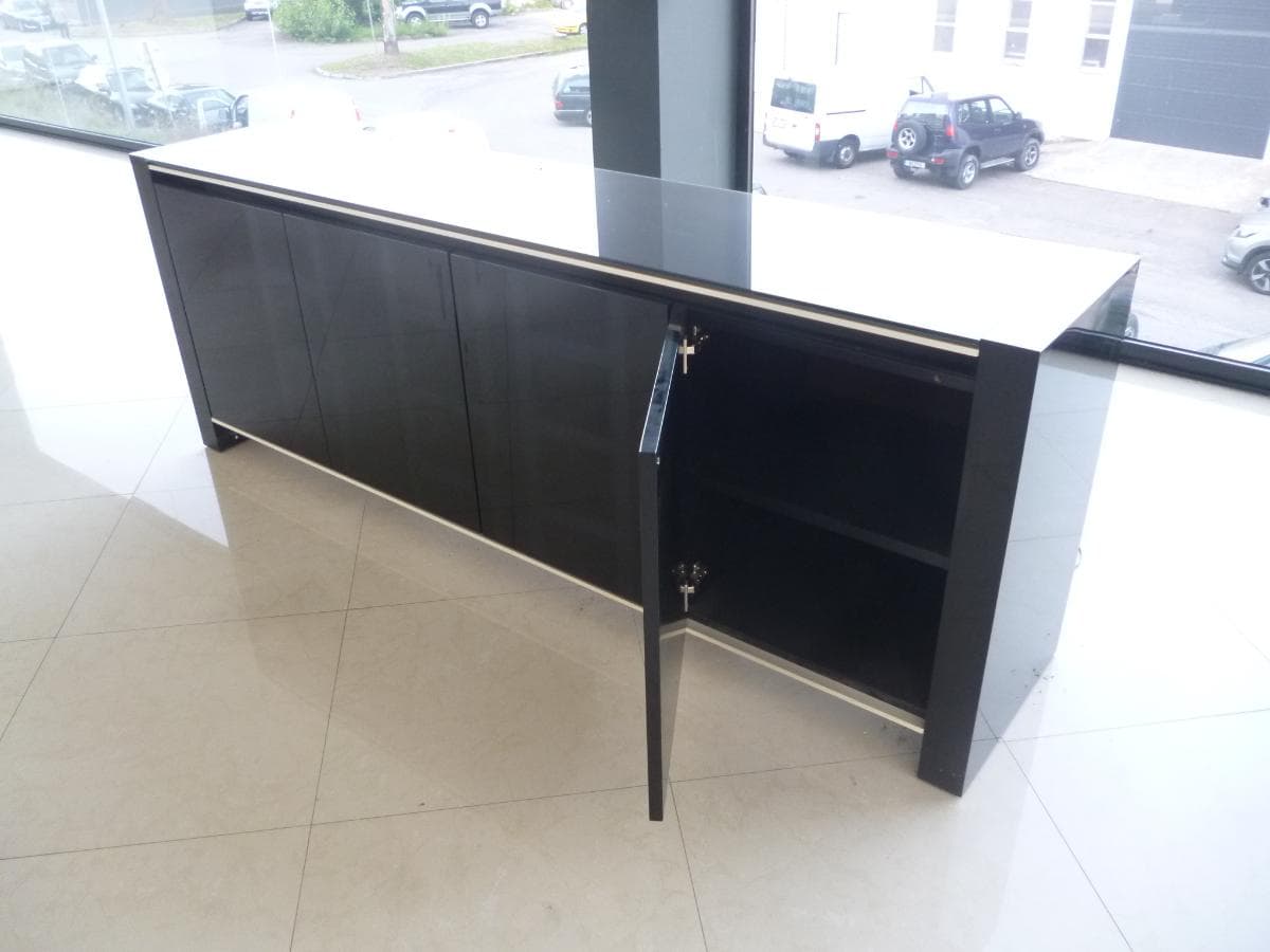 Sideboard — image 2