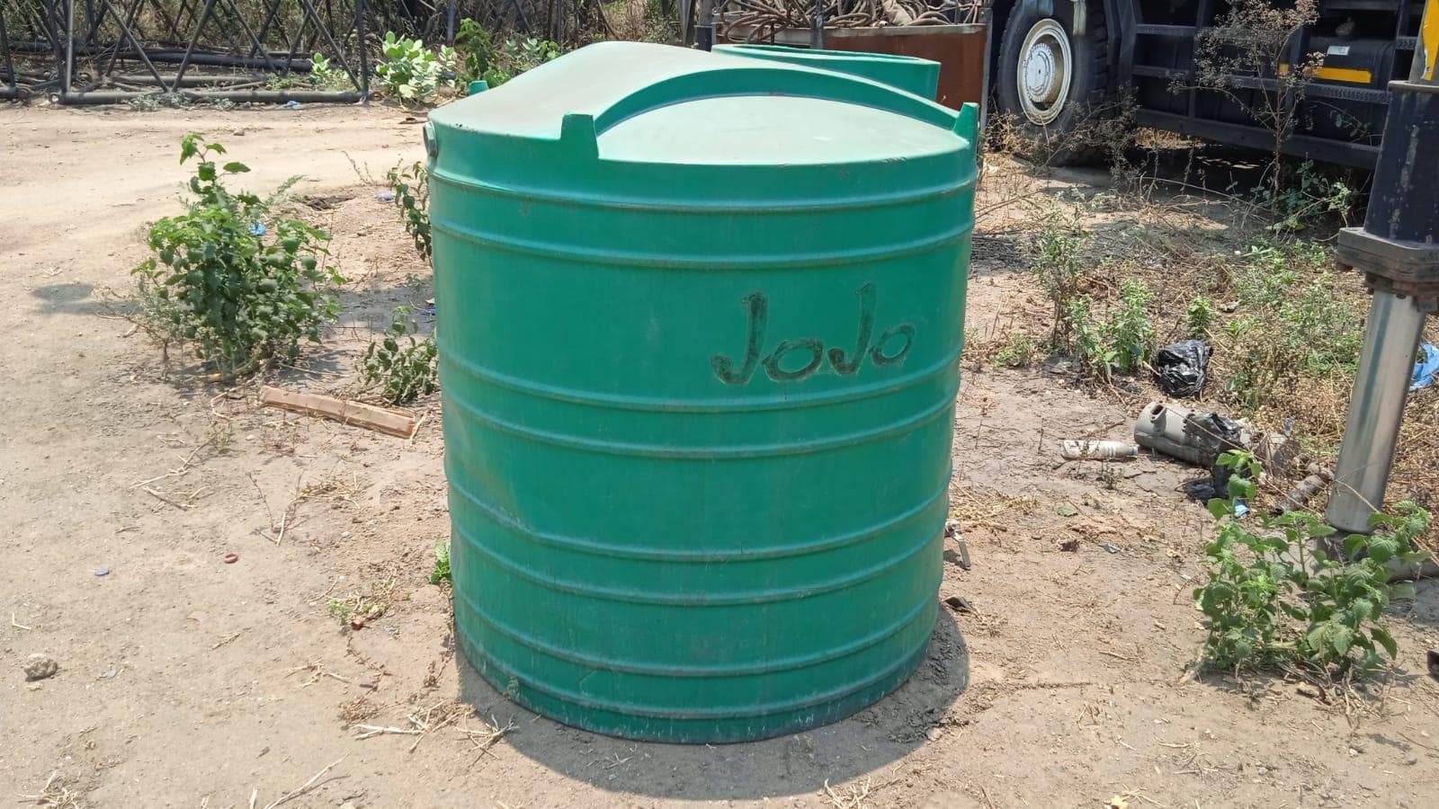 TANQUE - 1000L ·