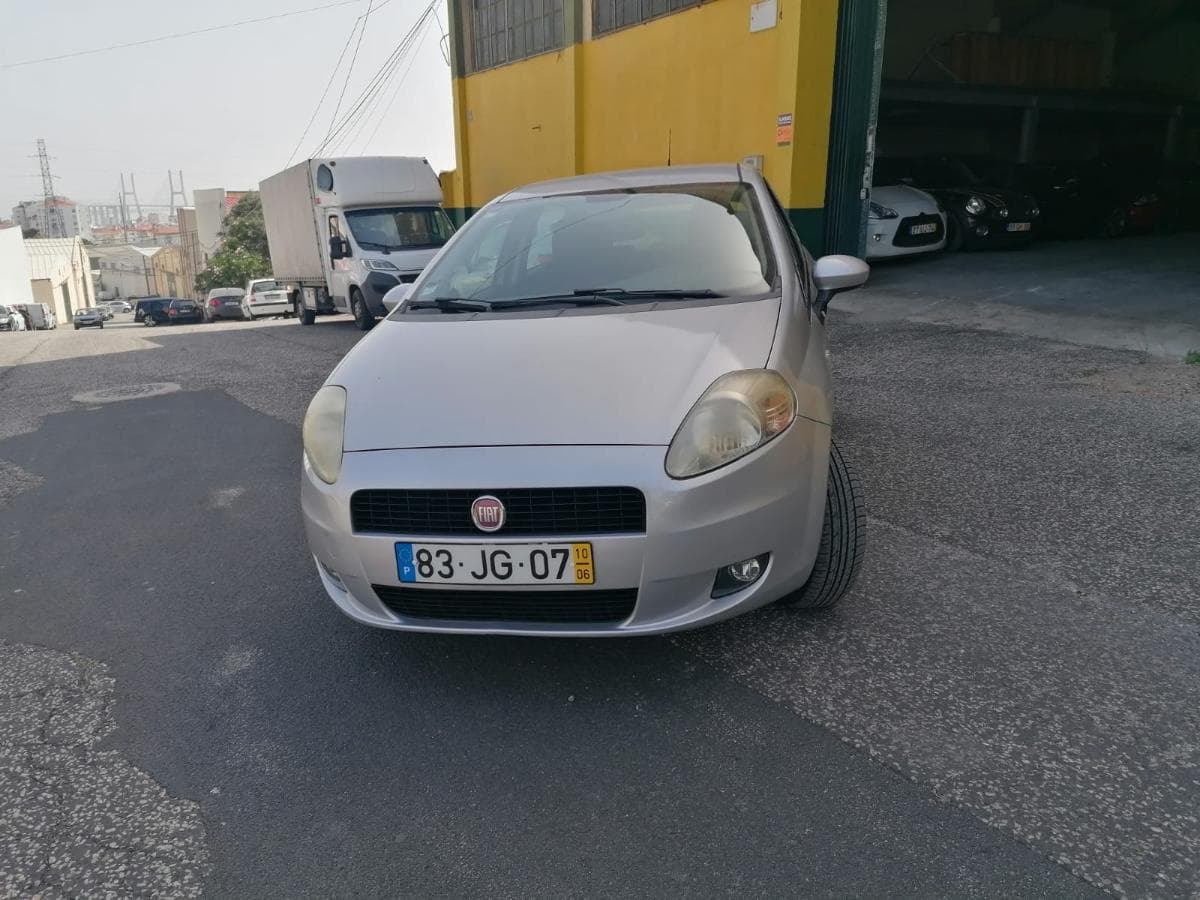 Fiat Punto 1.2 · Ano 2010 — image 1