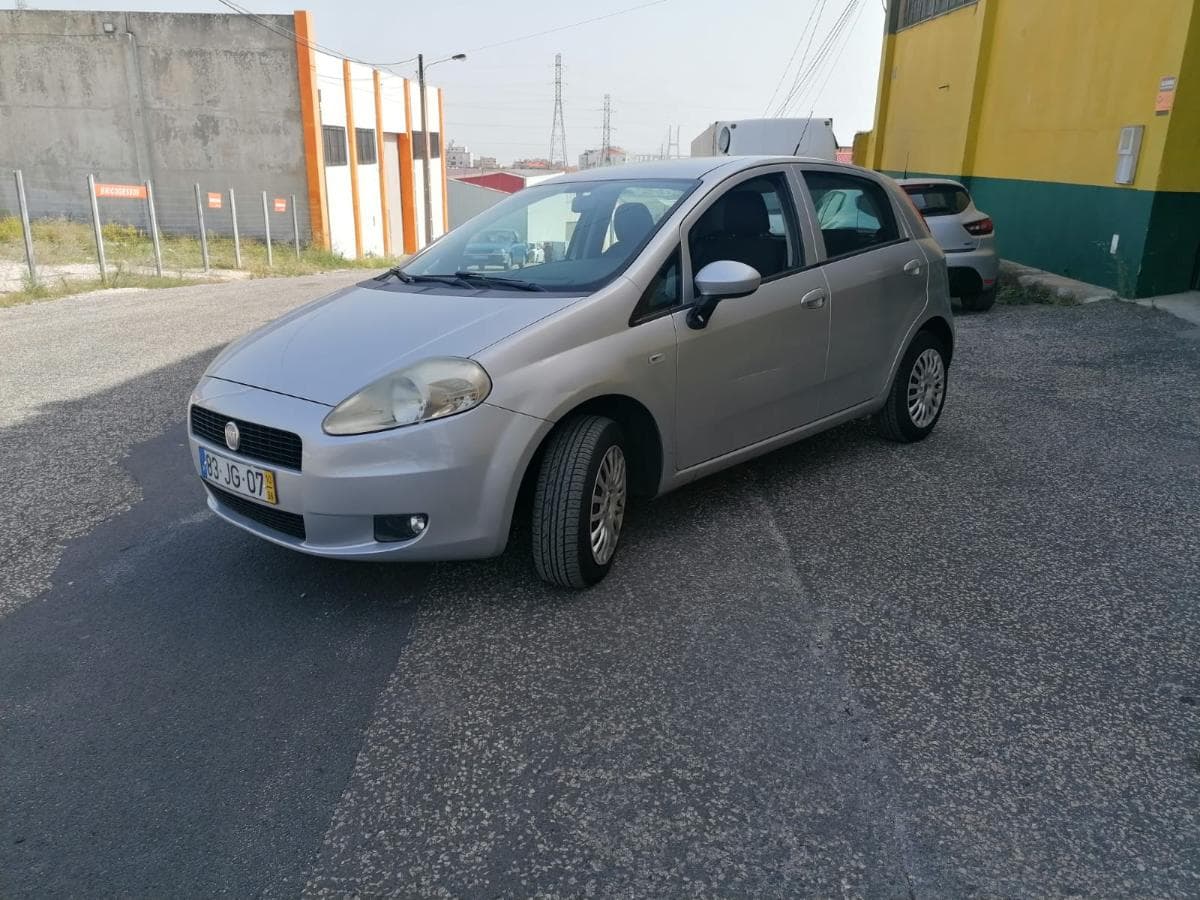 Fiat Punto 1.2 · Ano 2010 — image 2