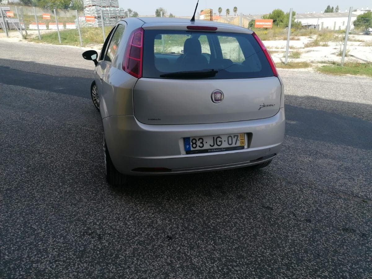 Fiat Punto 1.2 · Ano 2010 — image 3