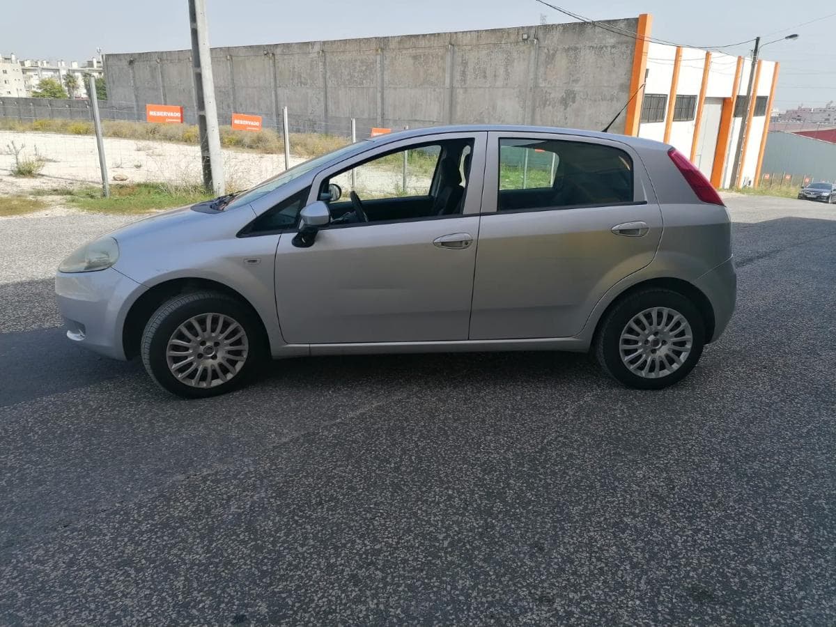 Fiat Punto 1.2 · Ano 2010 — image 4