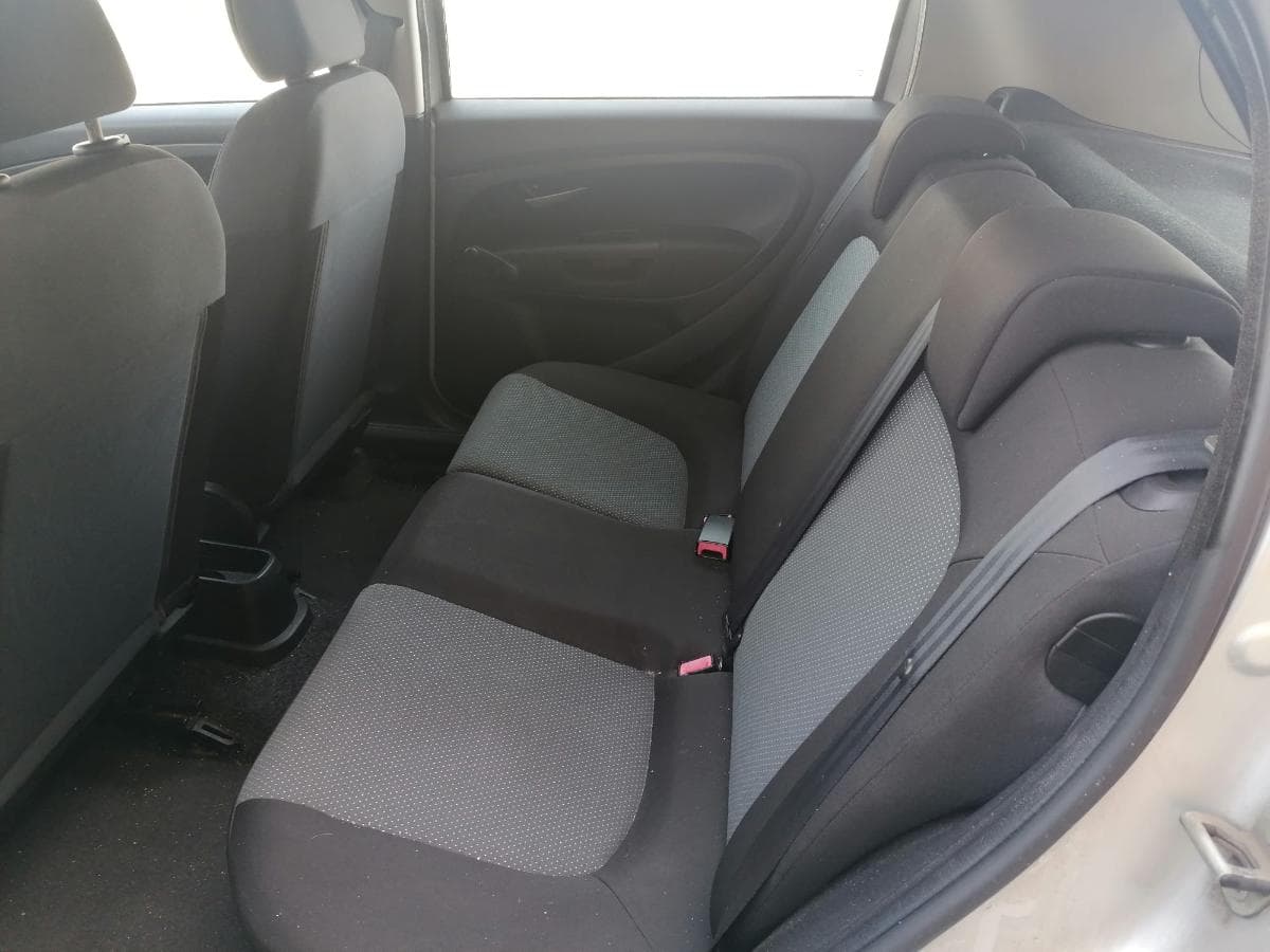 Fiat Punto 1.2 · Ano 2010 — image 6