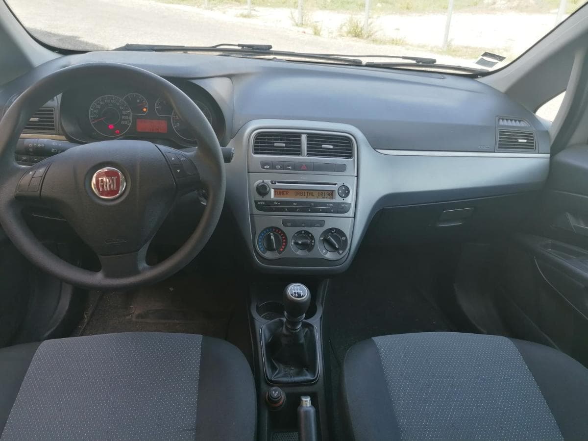 Fiat Punto 1.2 · Ano 2010 — image 8
