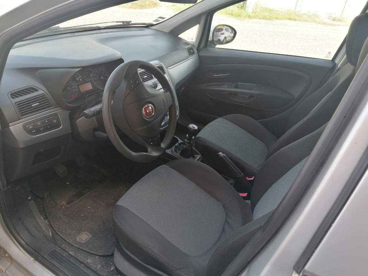 Fiat Punto 1.2 · Ano 2010 — image 9