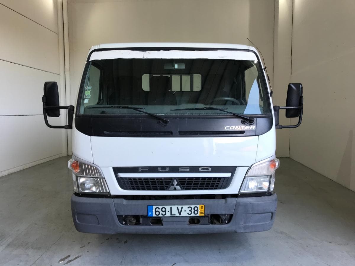 Mitsubishi Canter · Tribasculante · Ano 2011 — imagen 3