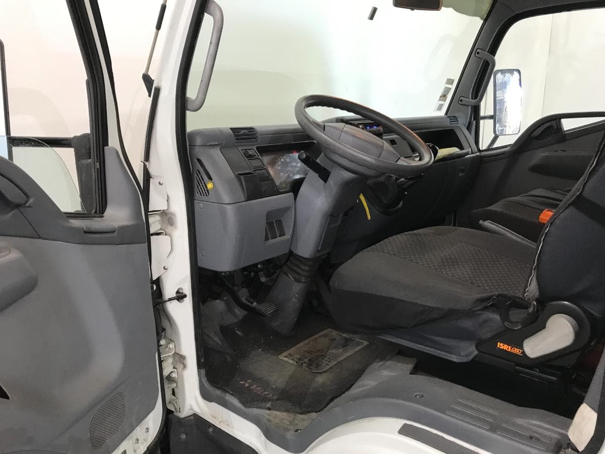 Mitsubishi Canter · Tribasculante · Ano 2011 — imagen 21