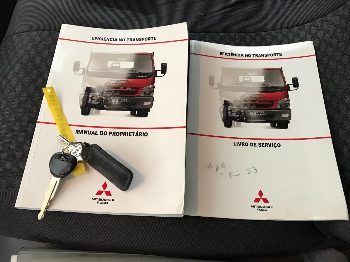 Mitsubishi Canter · Tribasculante · Ano 2011 — imagen 33