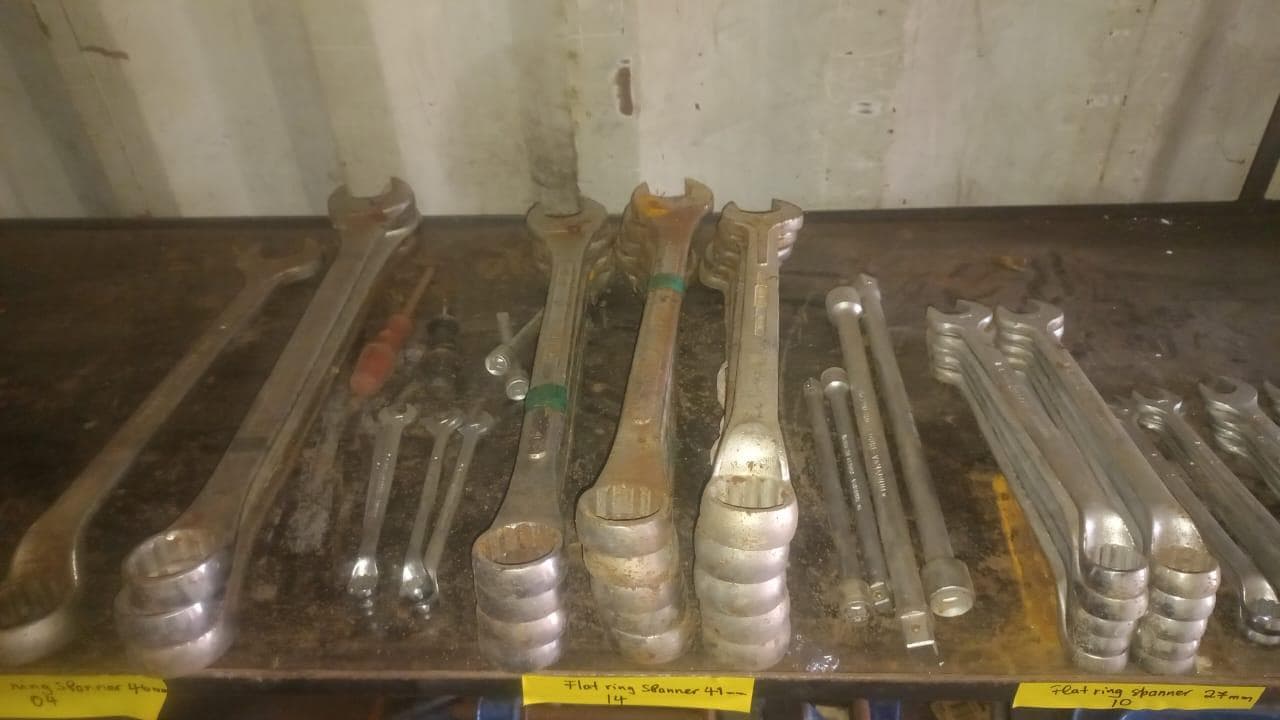 Diversos + Diversos + Diversos + Diversos + Diversos + Diversos + Diversos + Welding Machine + Welding Machine + Welding Machine + Ridgid Machine + Motores + Cut off machine + Caixas de Ferramenta + Varões + Diversos + Frolas + Cintos de Segurança + Diversos + Contentor de 40P · — imagem 21