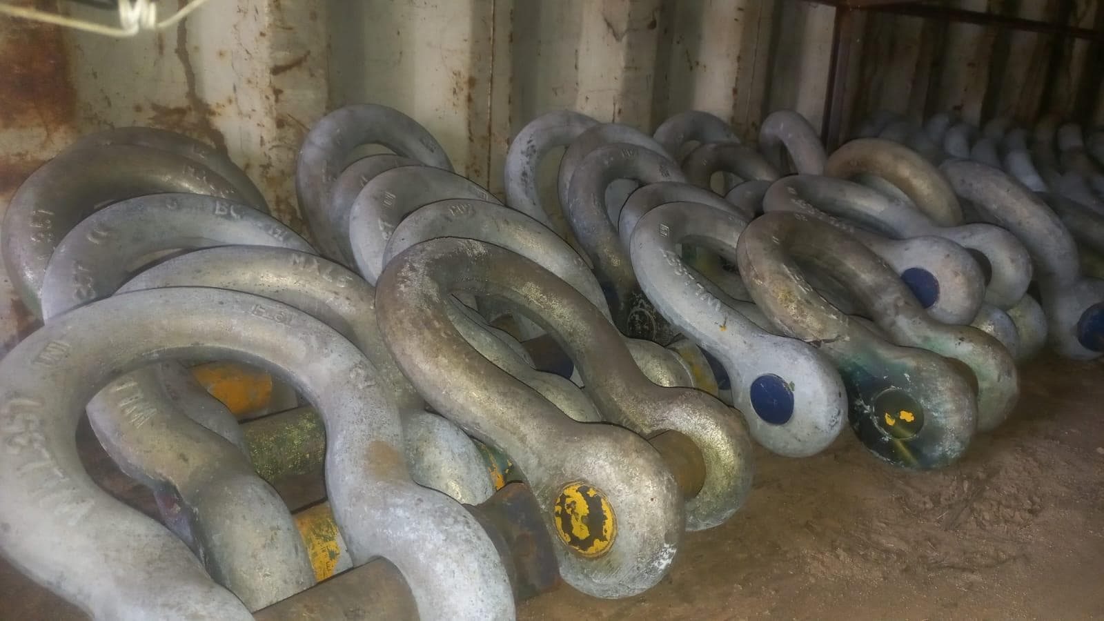 Diversos + Diversos + Diversos + Diversos + Diversos + Diversos + Diversos + Welding Machine + Welding Machine + Welding Machine + Ridgid Machine + Motores + Cut off machine + Caixas de Ferramenta + Varões + Diversos + Frolas + Cintos de Segurança + Diversos + Contentor de 40P · — imagem 4