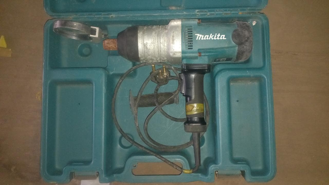 Diversos + Diversos + Diversos + Diversos + Diversos + Diversos + Diversos + Welding Machine + Welding Machine + Welding Machine + Ridgid Machine + Motores + Cut off machine + Caixas de Ferramenta + Varões + Diversos + Frolas + Cintos de Segurança + Diversos + Contentor de 40P · — imagem 7