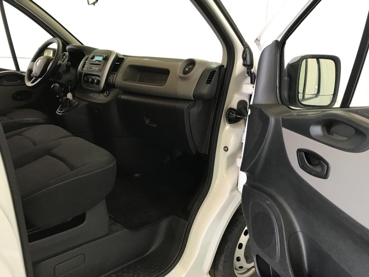 Renault Trafic 1.6 DCI · Ano 2019 — image 21
