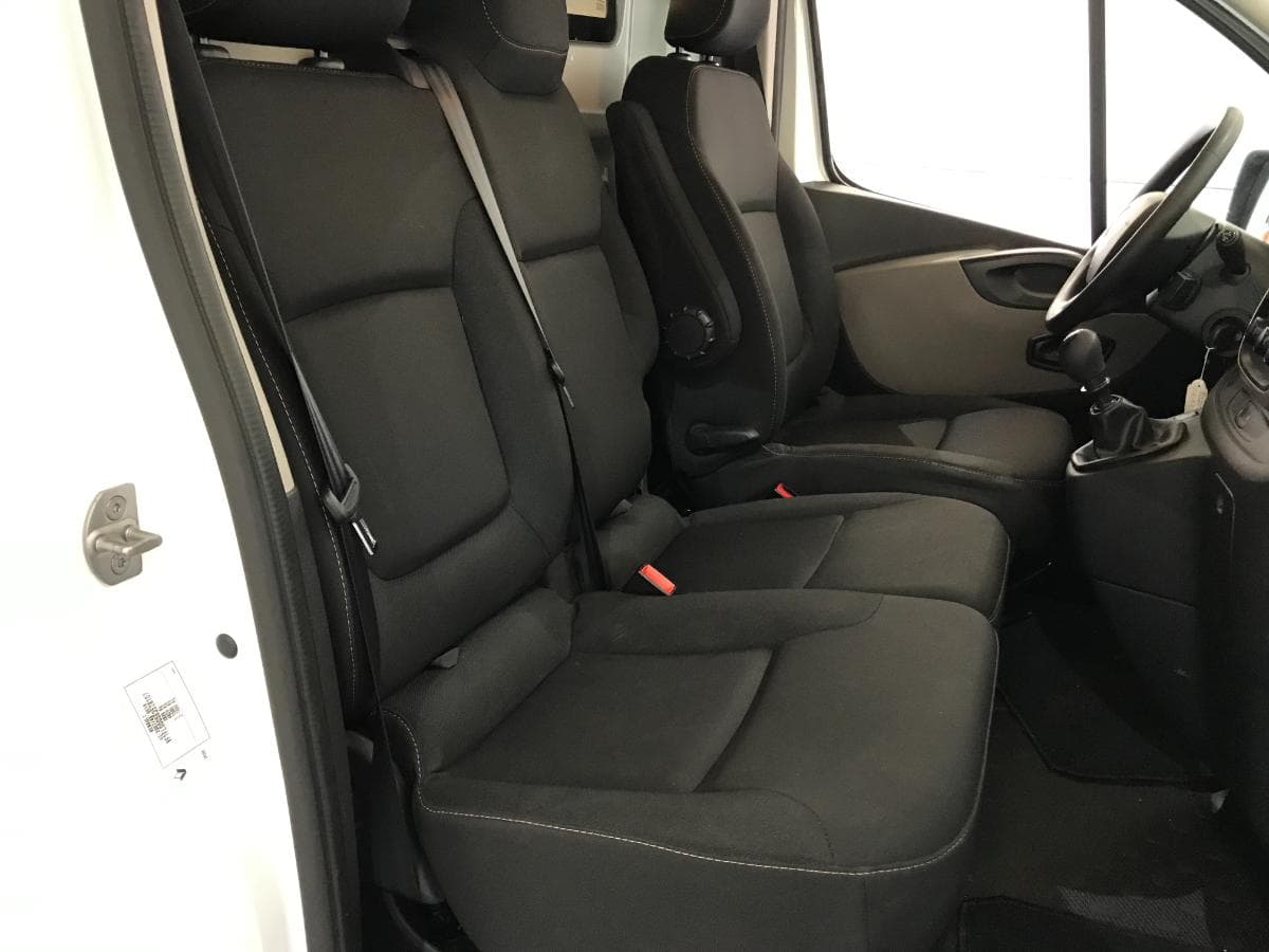 Renault Trafic 1.6 DCI · Ano 2019 — image 23