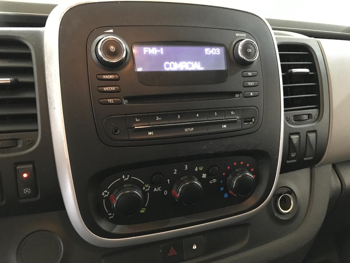Renault Trafic 1.6 DCI · Ano 2019 — image 33