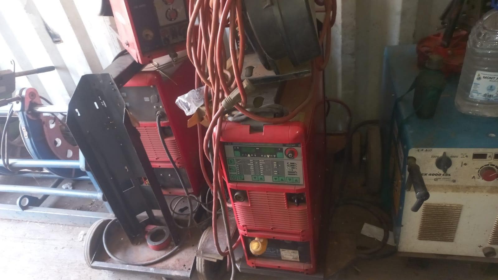 Diversos + Diversos + Diversos + Diversos + Diversos + Diversos + Diversos + Welding Machine + Welding Machine + Welding Machine + Ridgid Machine + Motores + Cut off machine + Caixas de Ferramenta + Varões + Diversos + Frolas + Cintos de Segurança + Diversos + Contentor de 40P · — imagem 39