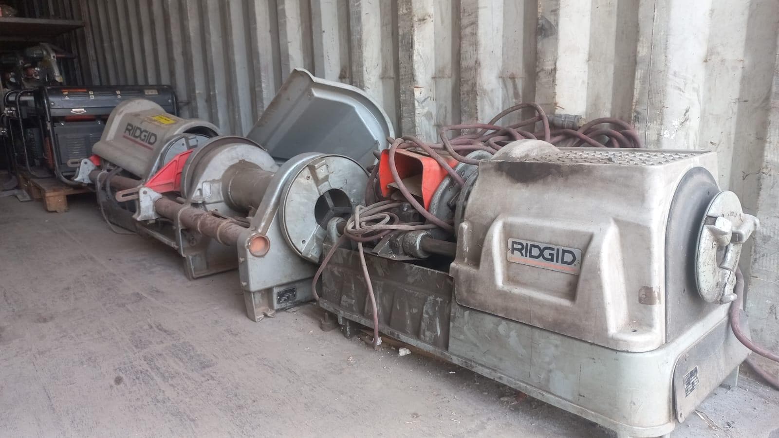 Diversos + Diversos + Diversos + Diversos + Diversos + Diversos + Diversos + Welding Machine + Welding Machine + Welding Machine + Ridgid Machine + Motores + Cut off machine + Caixas de Ferramenta + Varões + Diversos + Frolas + Cintos de Segurança + Diversos + Contentor de 40P · — imagem 27