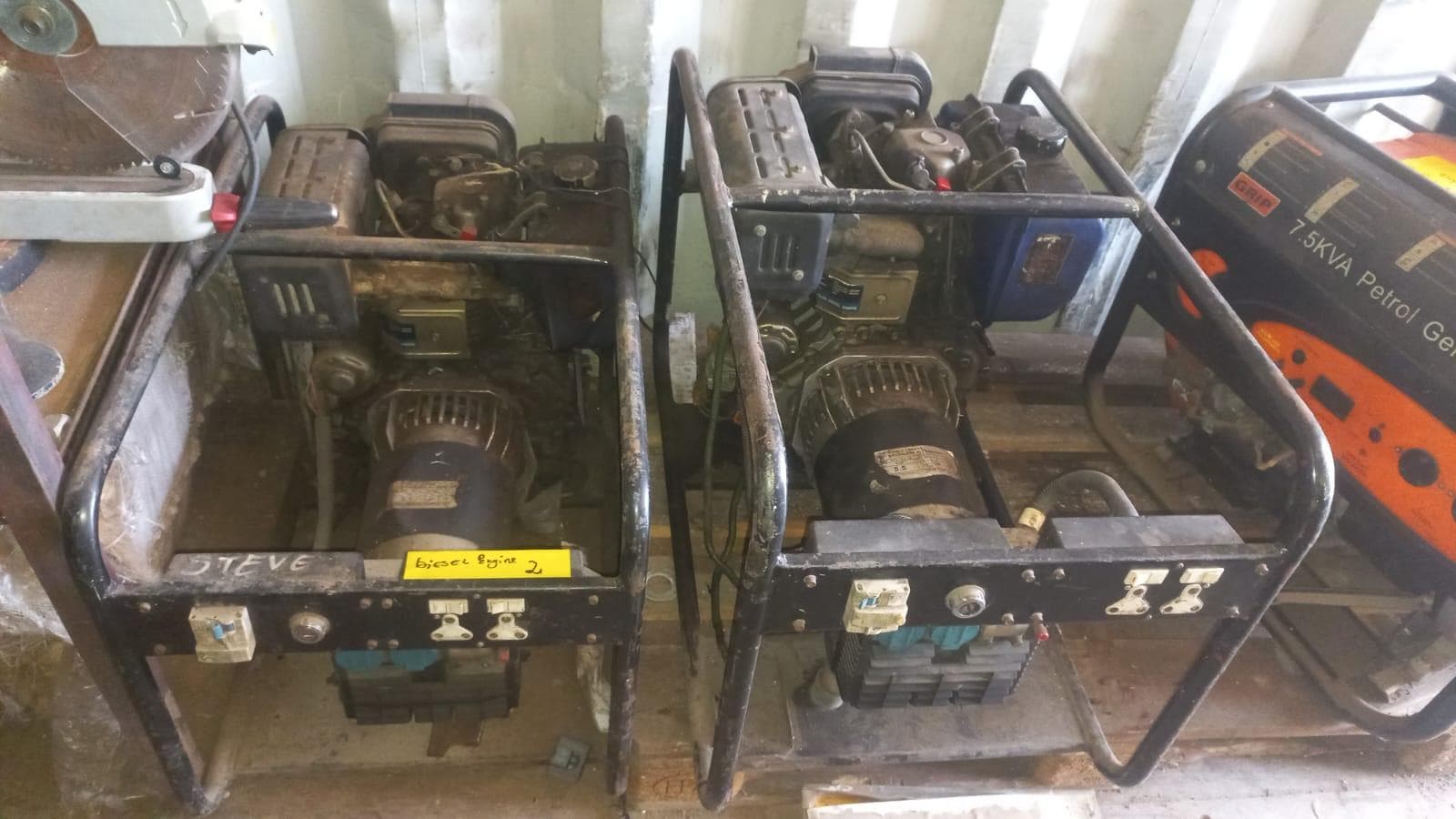 Diversos + Diversos + Diversos + Diversos + Diversos + Diversos + Diversos + Welding Machine + Welding Machine + Welding Machine + Ridgid Machine + Motores + Cut off machine + Caixas de Ferramenta + Varões + Diversos + Frolas + Cintos de Segurança + Diversos + Contentor de 40P · — imagem 42