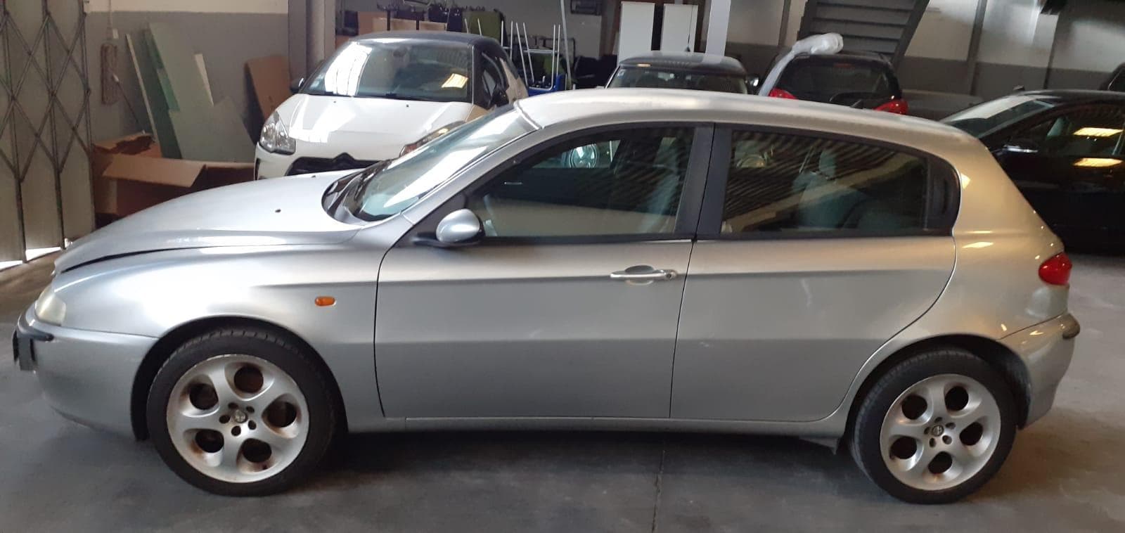 Alfa Romeo 147 1.6 16v · Ano 2002 — imagen 4