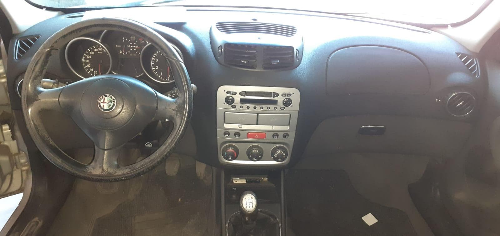 Alfa Romeo 147 1.6 16v · Ano 2002 — imagen 15