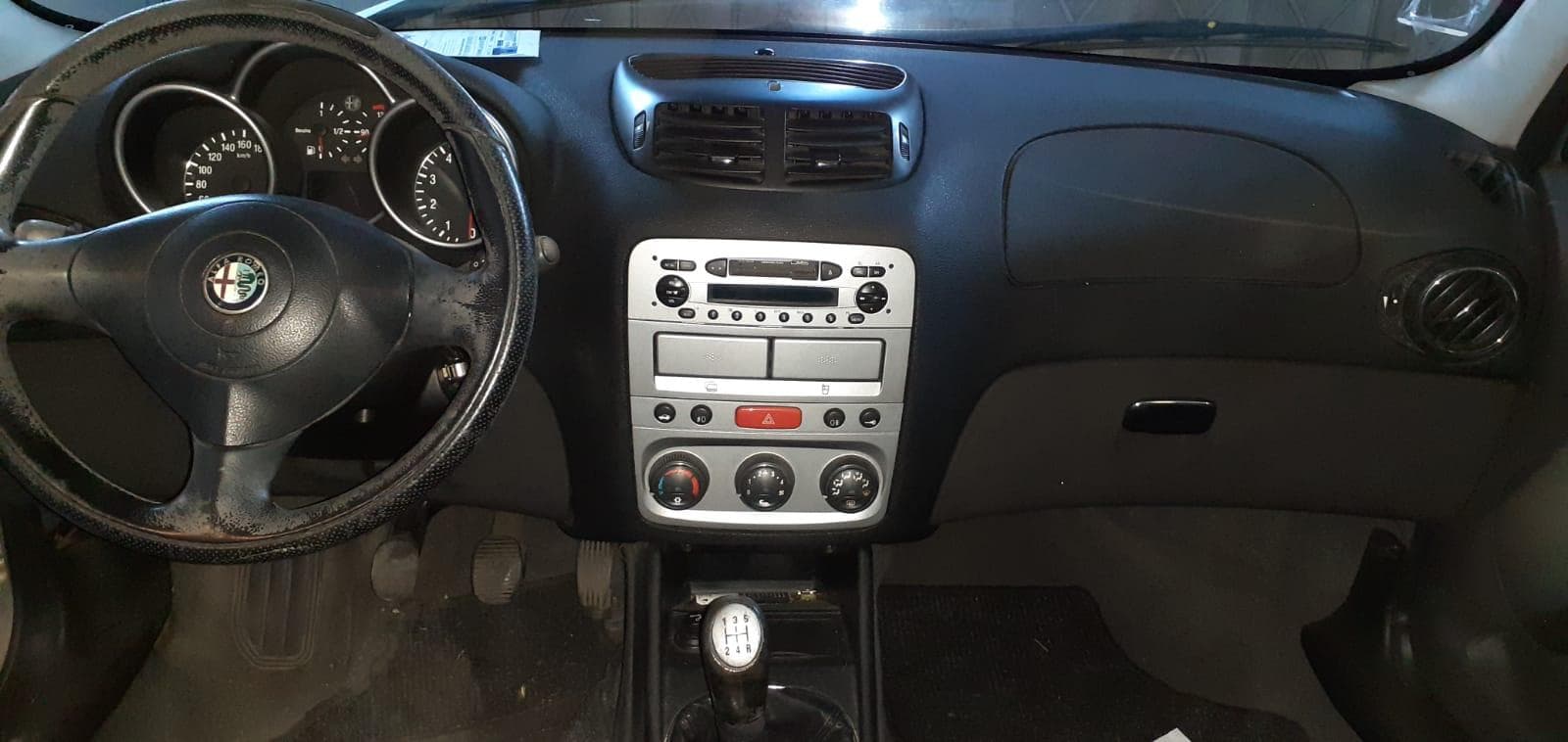 Alfa Romeo 147 1.6 16v · Ano 2002 — imagen 17