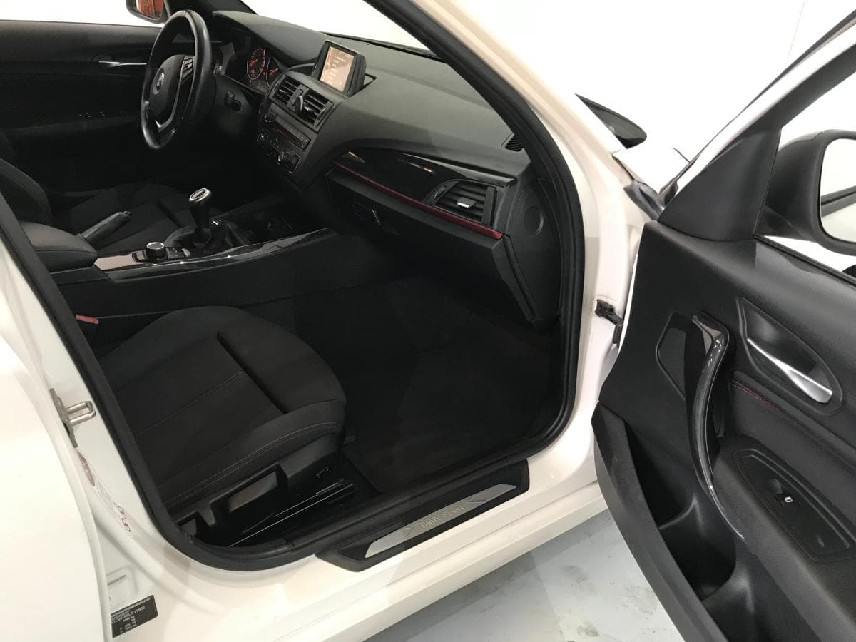 BMW 116D · Ano 2013 — imagen 19