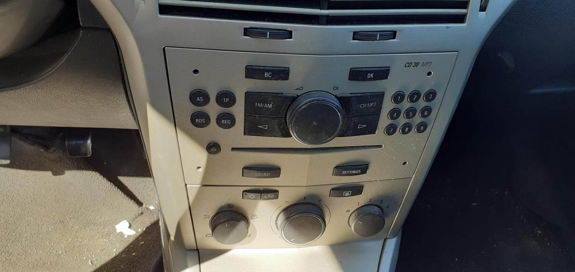 Opel Astra 1.3 CDTI · Ano 2008 — imagen 17