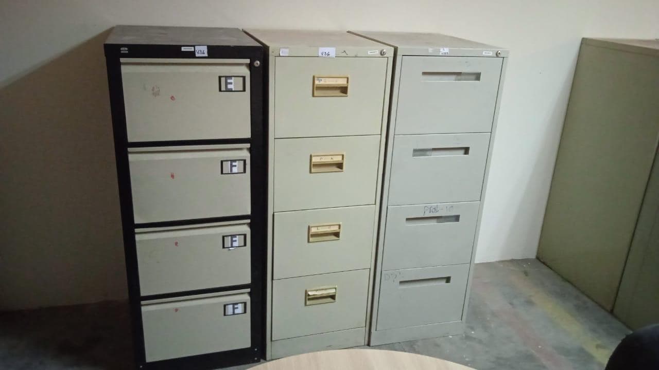 Mobilier de bureau  · — image 1