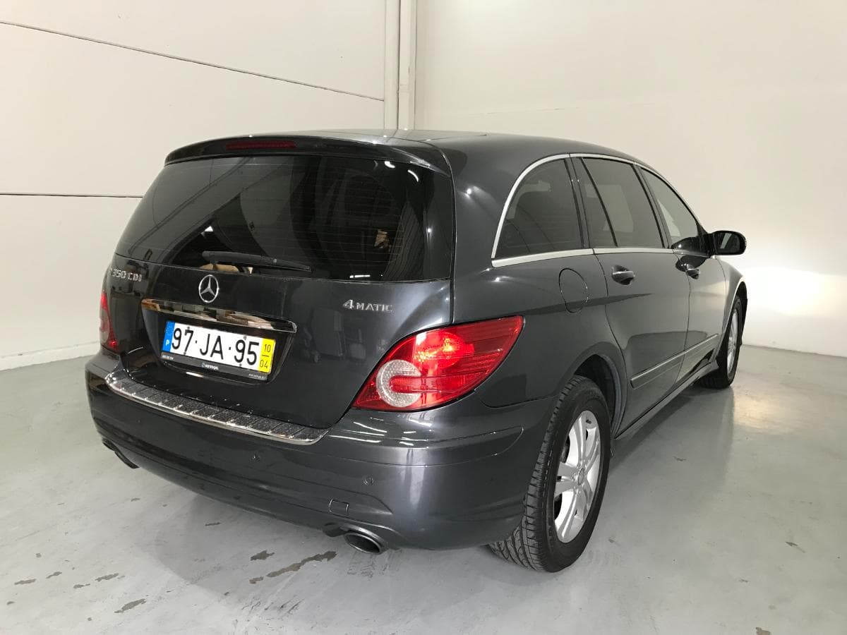 Mercedes-Benz R350 CDI 4-Matic · Ano 2010 — image 4