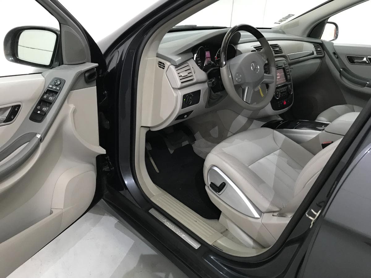 Mercedes-Benz R350 CDI 4-Matic · Ano 2010 — image 16