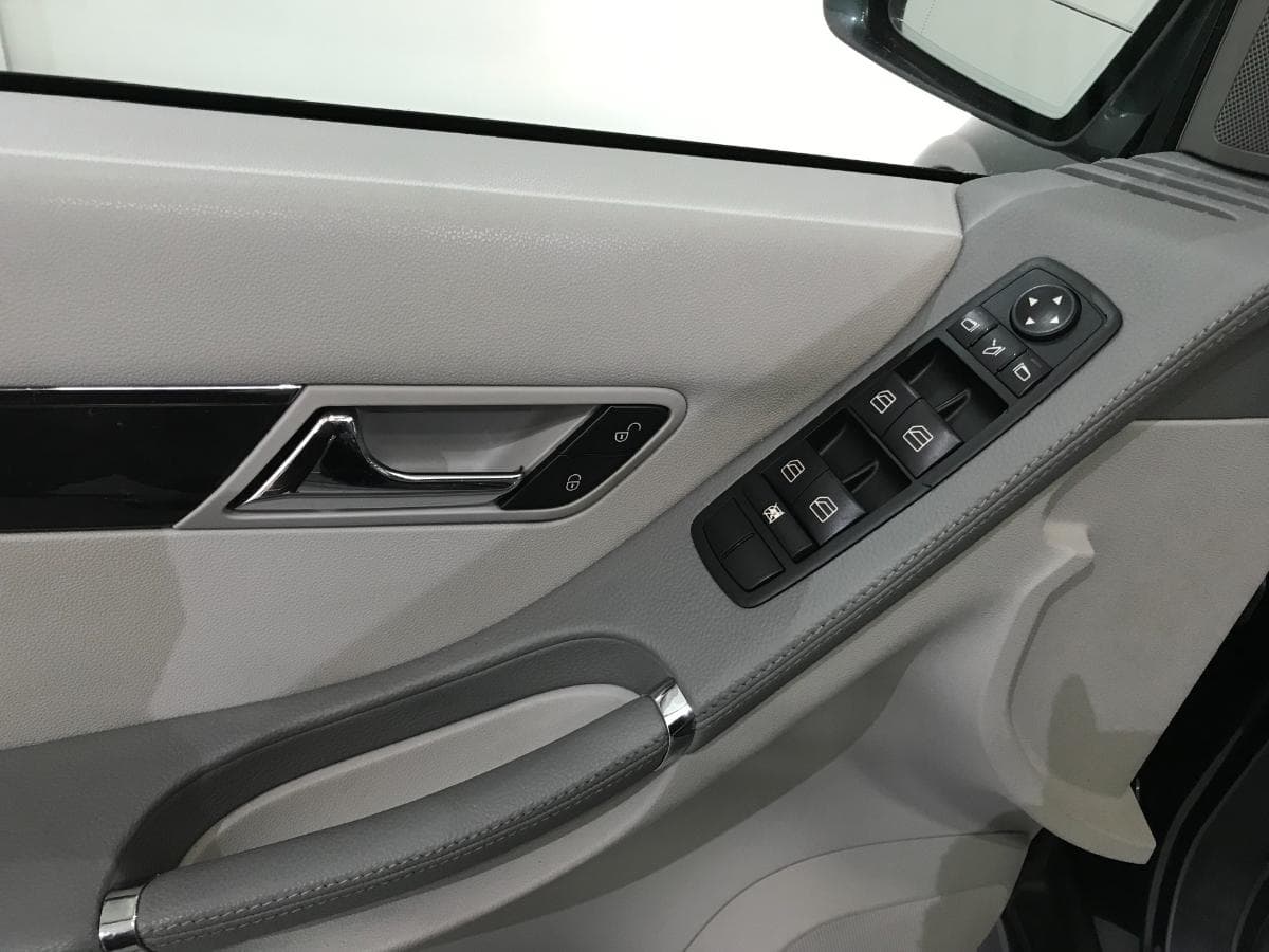 Mercedes-Benz R350 CDI 4-Matic · Ano 2010 — image 17