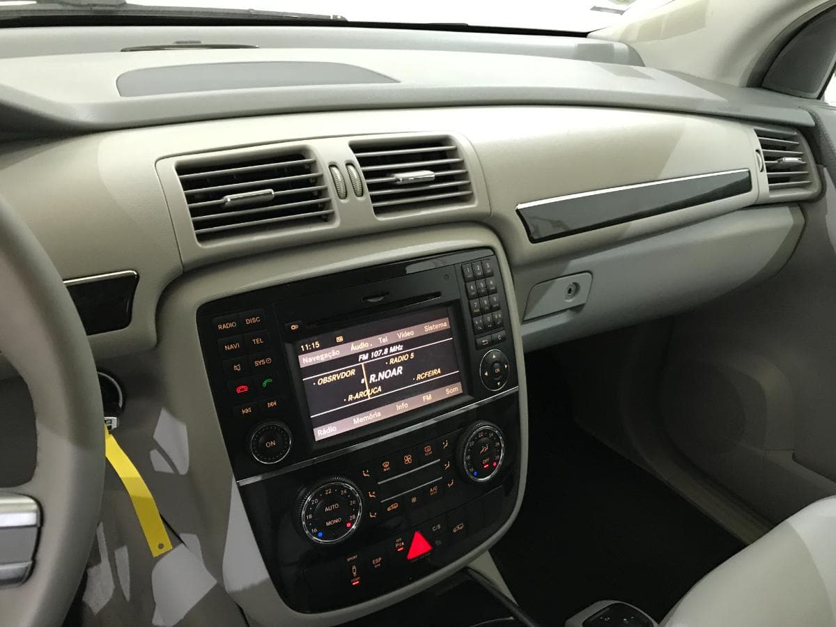 Mercedes-Benz R350 CDI 4-Matic · Ano 2010 — image 36