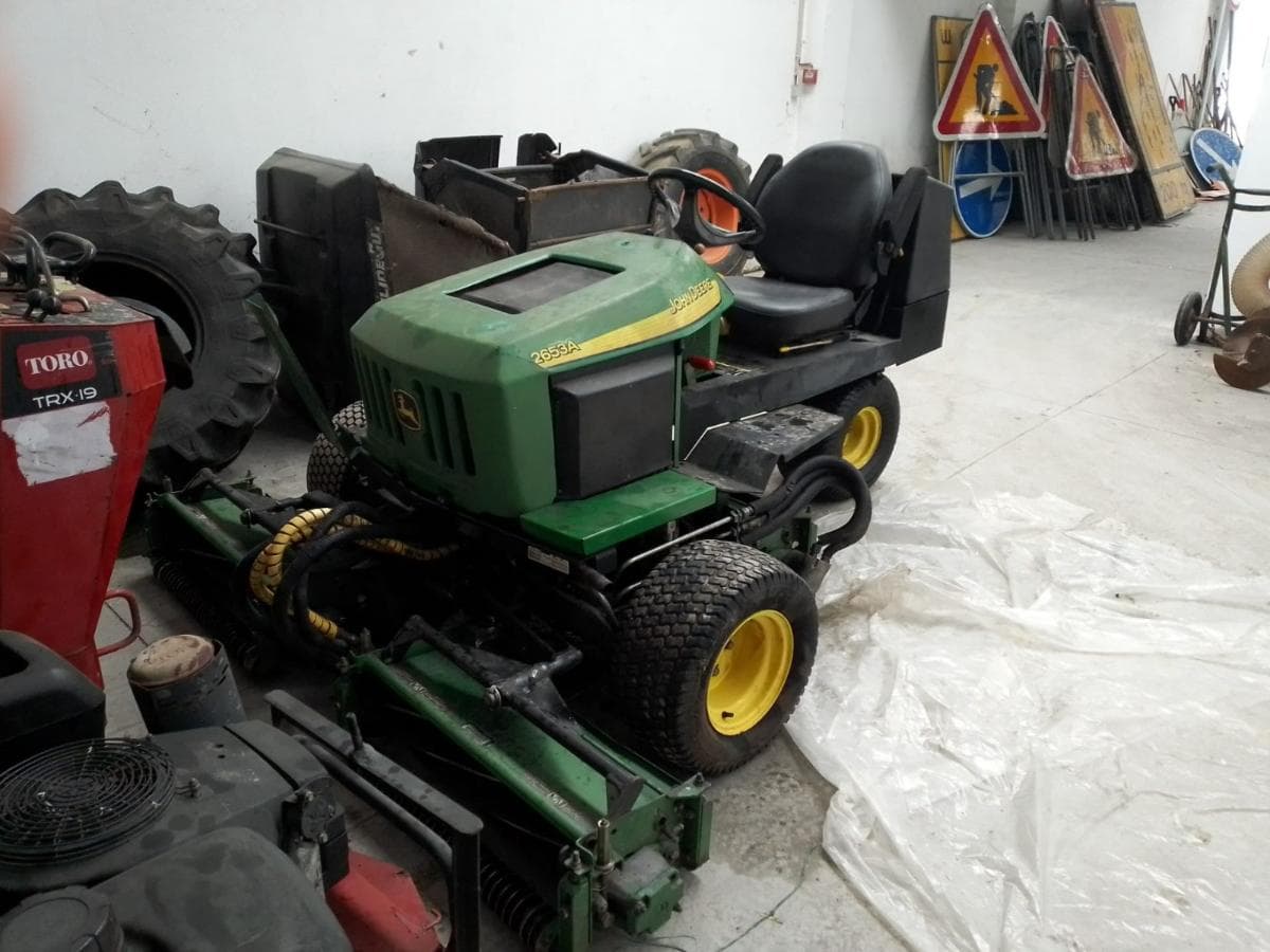 Corta Relvas Triplex JOHN DEERE — imagen 1