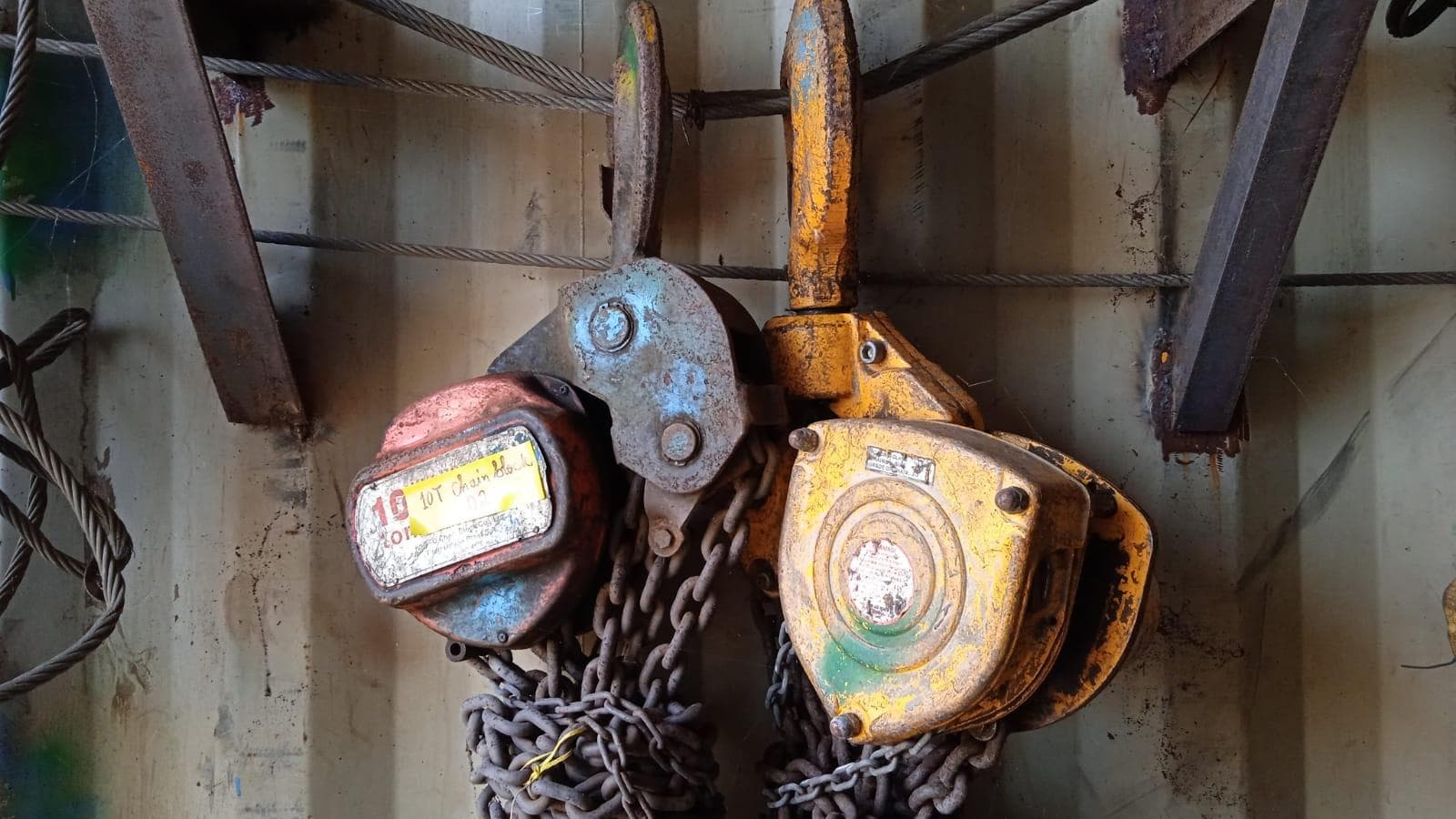 Diversos + Diversos + Manilhas + Diversos + Diversos + Diversos + Diversos + Diversos + Diversos + Diversos + Diversos + Diversos + Chain Block + Diversos + Diversos + Diversos + Diversos + Diversos + Diversos + Diversos + Contentor de 40P · — imagem 5