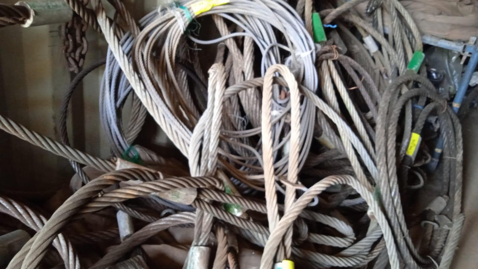 Diversos + Diversos + Manilhas + Diversos + Diversos + Diversos + Diversos + Diversos + Diversos + Diversos + Diversos + Diversos + Chain Block + Diversos + Diversos + Diversos + Diversos + Diversos + Diversos + Diversos + Contentor de 40P · — imagem 46