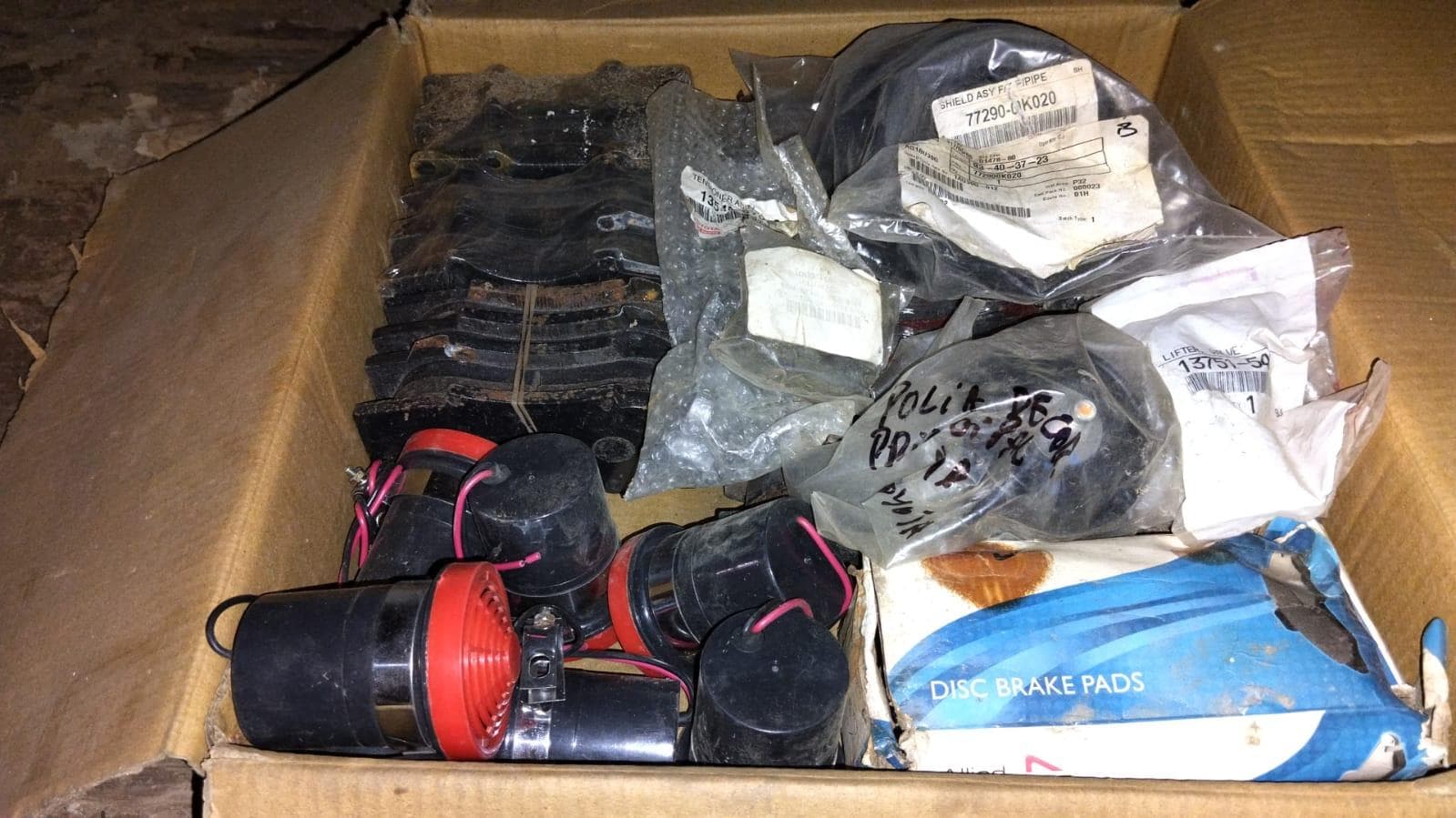 Tubos de escape + Kit de faroís + Faroís + Filtros + Diversos + Filtros + Filtros + 2042 + Filtros + Filtros + Diversos + Diversos + Farois + Freios + Filtros + Filtros + Filtros + Filtros + Diversos + Filtros + Diversos + Divesos + Filtros + Filtros + Diversos + Diversos + Sensores + Diversos + Filtros + Diversos + Diversos + Rolamentos + Diversos + Diversos + Diversos + Diversos + Diversos + Filtros + Diversos + Diversos + Transfomador + Contentor de 40P · — imagem 70