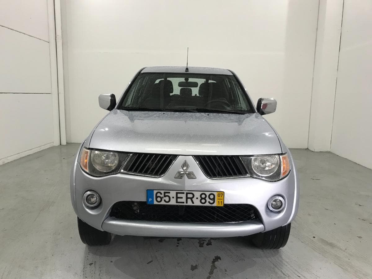 Mitsubishi L200 2.5DI-D · Ano 2007 — image 2
