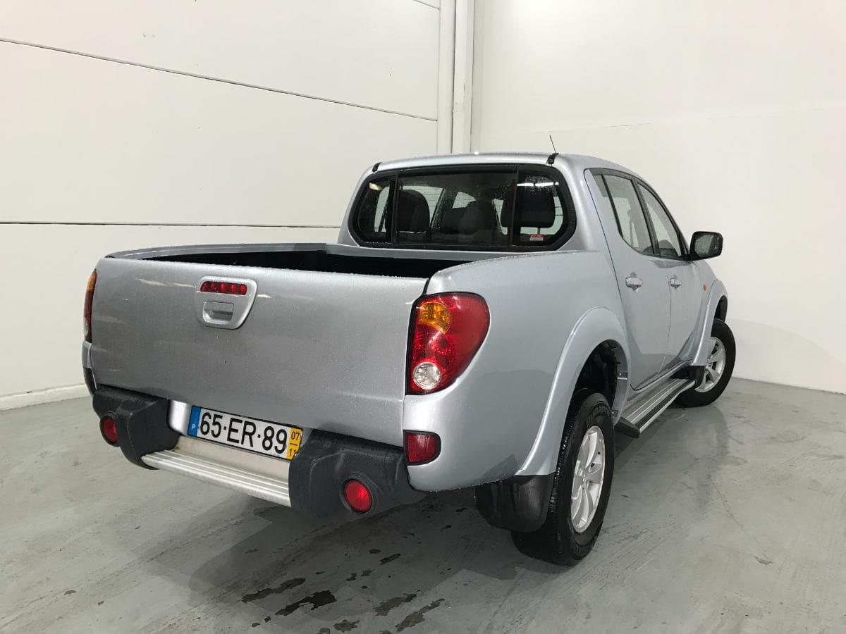 Mitsubishi L200 2.5DI-D · Ano 2007 — image 5