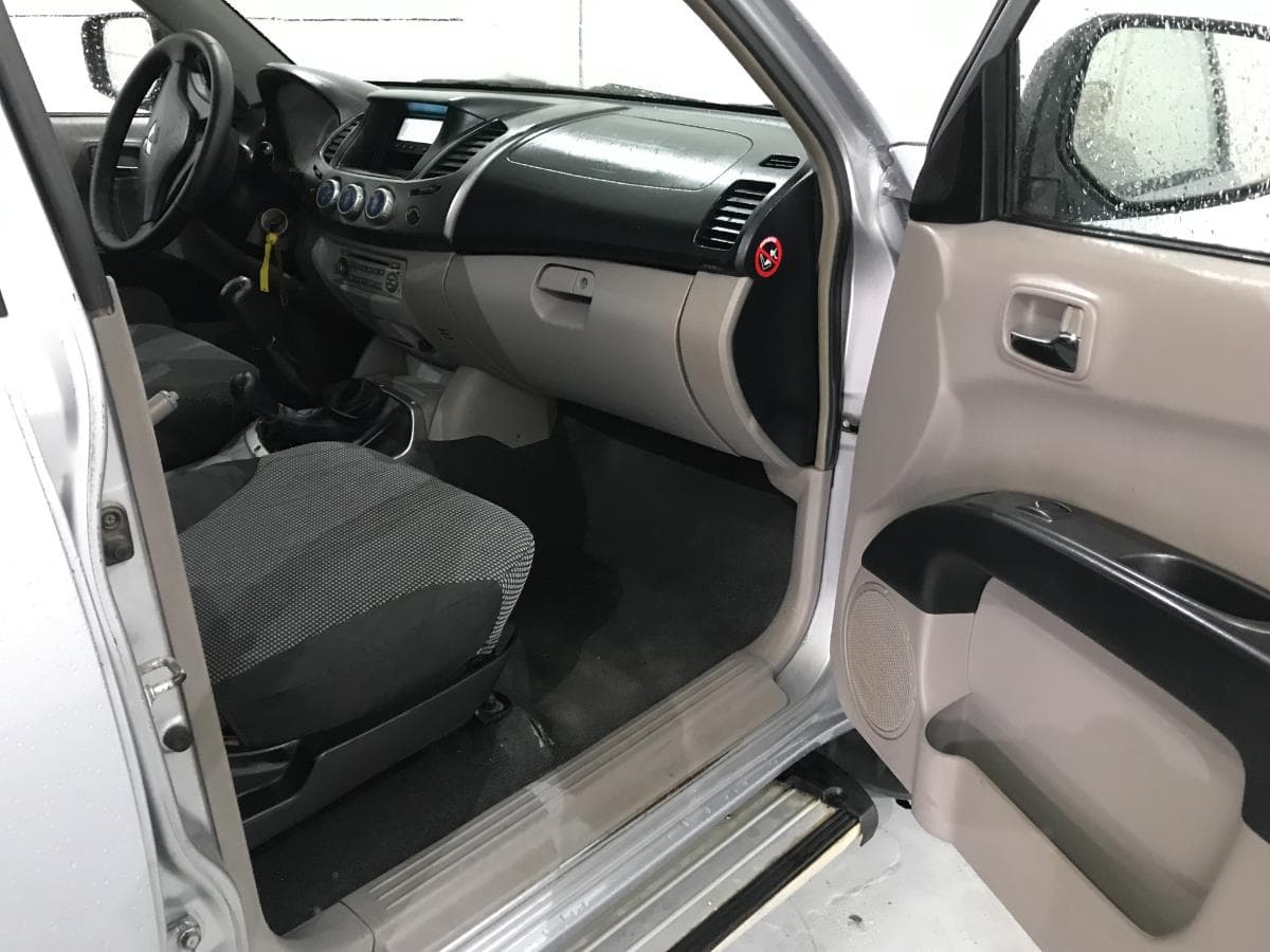 Mitsubishi L200 2.5DI-D · Ano 2007 — image 21